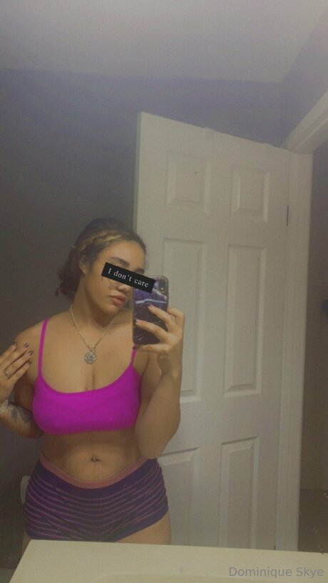 Everdaydomimique sexy actress picture