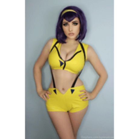 Ivy Tenebrae star top img