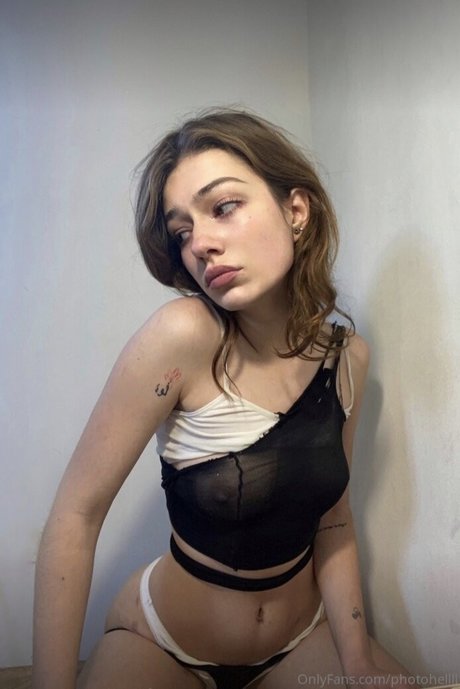 Photohelll nudes star image