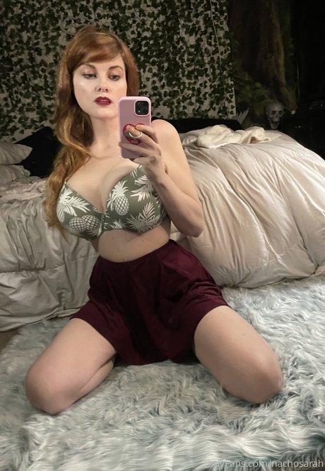 Nachosarah naked model img