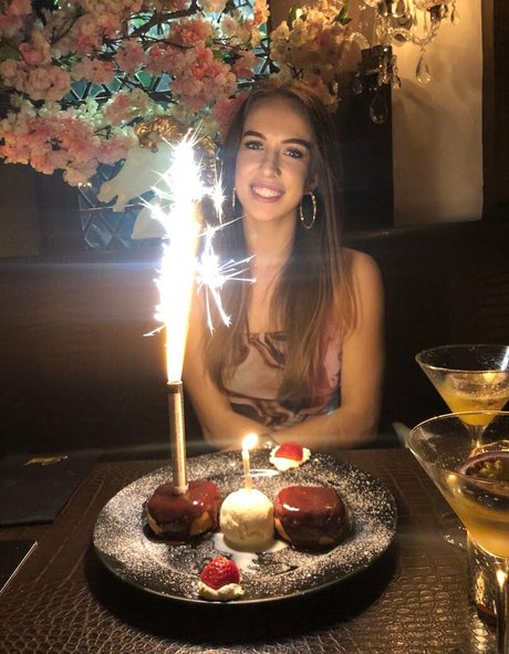 jess main model naked picture