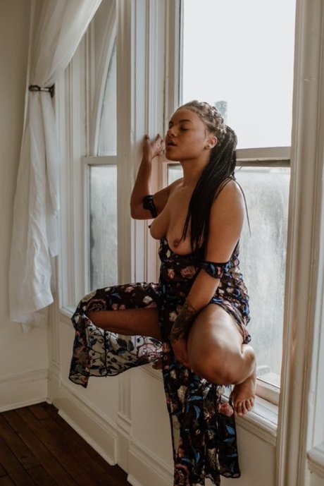 vieraralyn model nude pictures