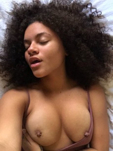 vieraralyn model perfect photos