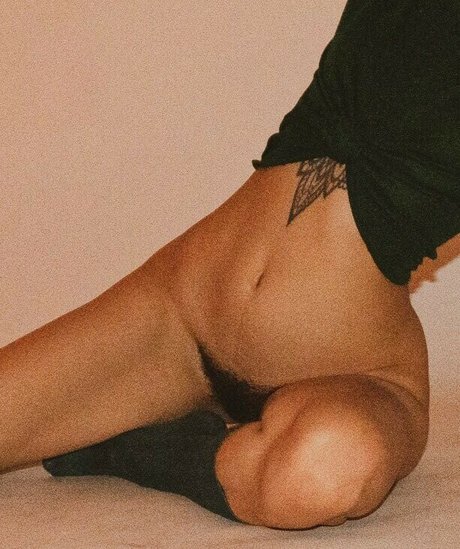 Itshades model xxx photos