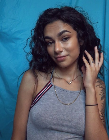 Itshades pretty pornstar galleries