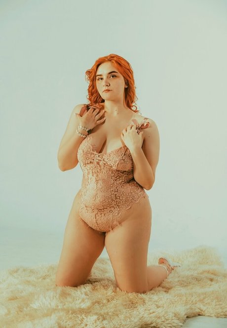 skinny blonde milf onlyfans pretty pic