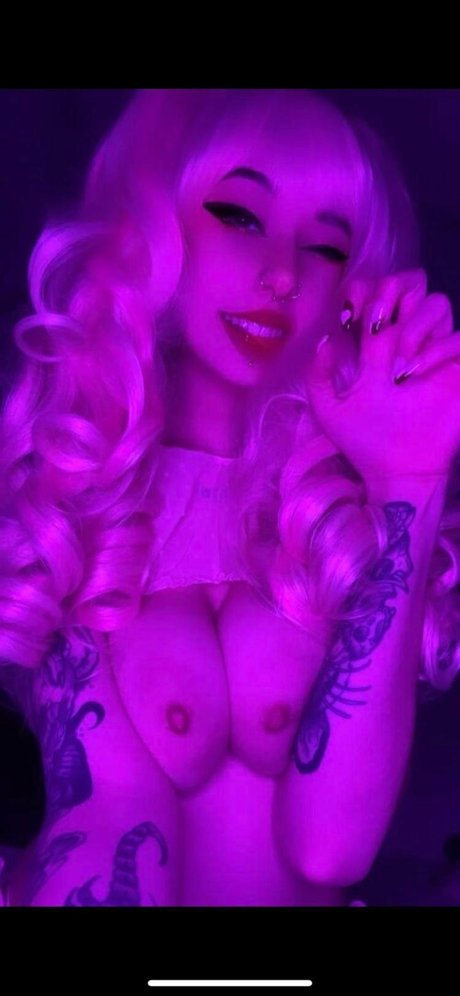 Meduwu naked model pictures