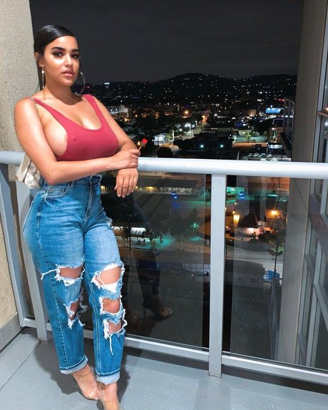 Vanessa Ann Wrigley nude actress picture