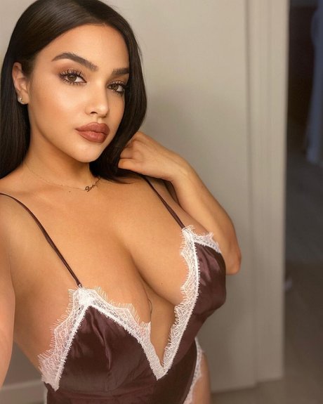 Vanessa Ann Wrigley hd pornstar picture