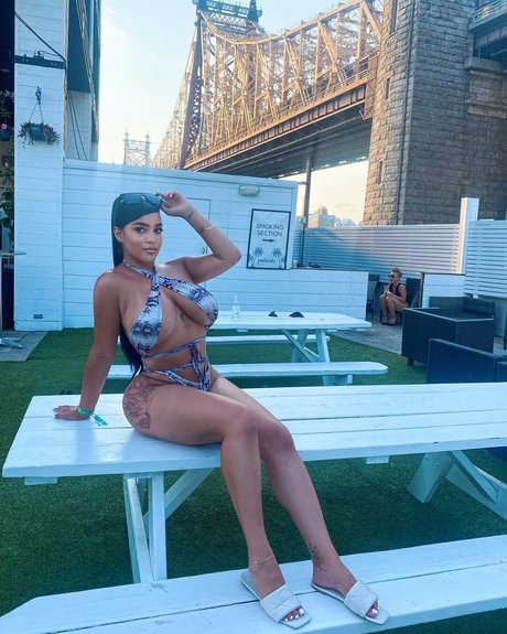 Vanessa Ann Wrigley star beautiful pic