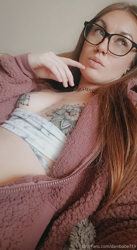 Dani Babe art star photo