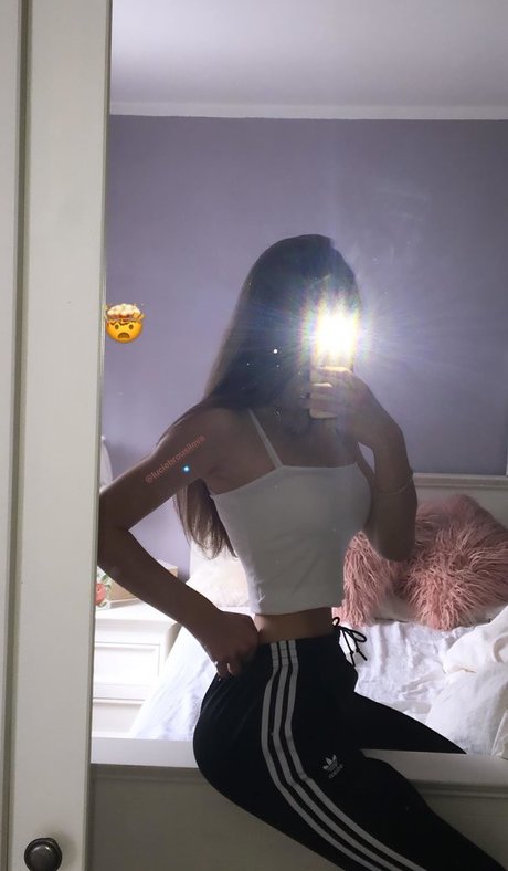 Lucie Brousilova model top picture