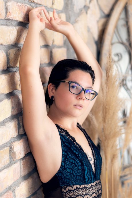 Lotti N model hot picture