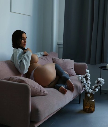 Hot Mommy nudes star image