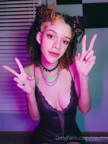 slautrx star sexy picture