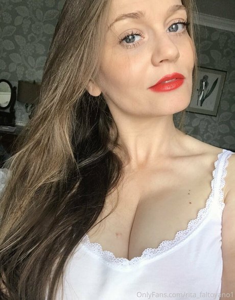 Rita Faltoyano pornstar exclusive image