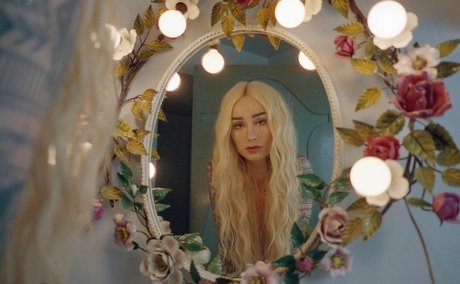 Emma Vauxdevil exclusive model pics