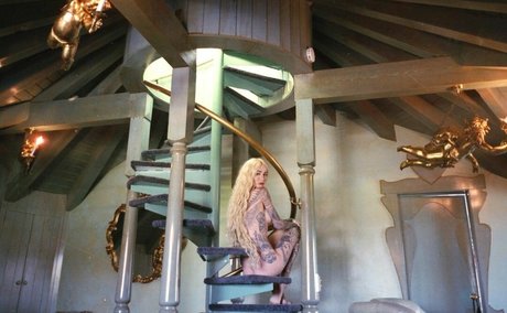 Emma Vauxdevil exclusive star image