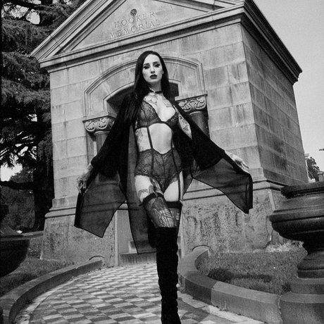 Emma Vauxdevil pornstar sex archive