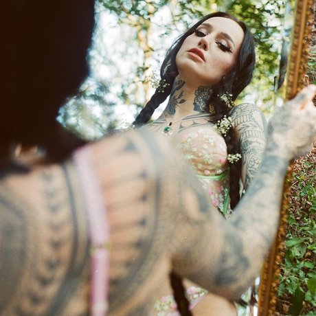 Emma Vauxdevil star erotic images