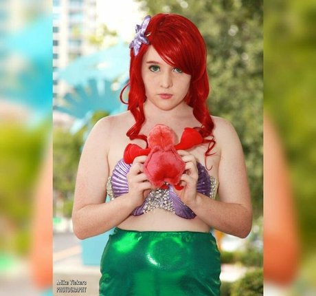 Foxy Cosplay pornstar naked images