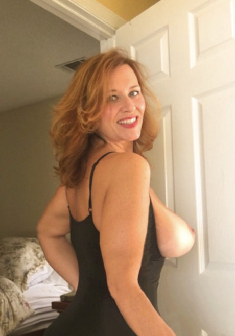 HoneyBeeZone nude actress images