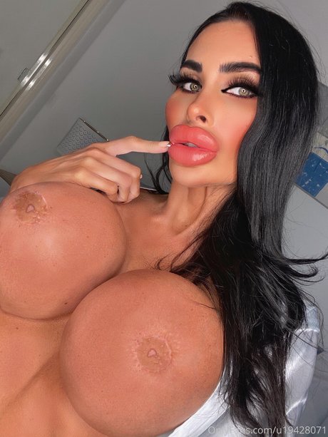 Tarajayn3 model nude galleries