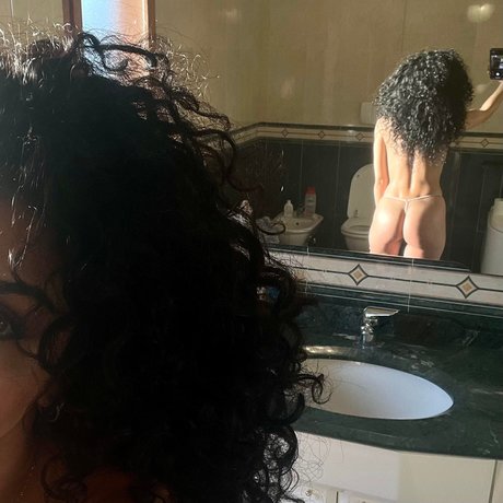 Fredys naked actress gallery