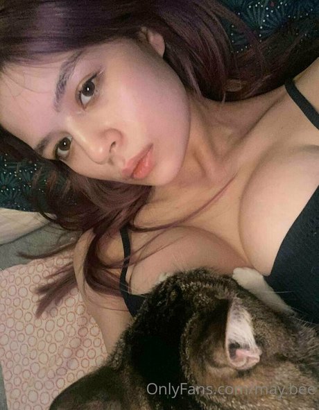 May Bee sexy actress gallery