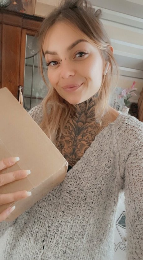 Nikky French pornstar top image