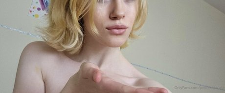 petiteelise xcx porn actress gallery