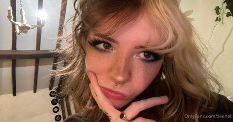 ZeeHell naked star pictures