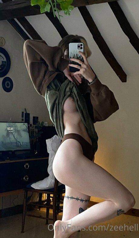ZeeHell pornstar nude pic