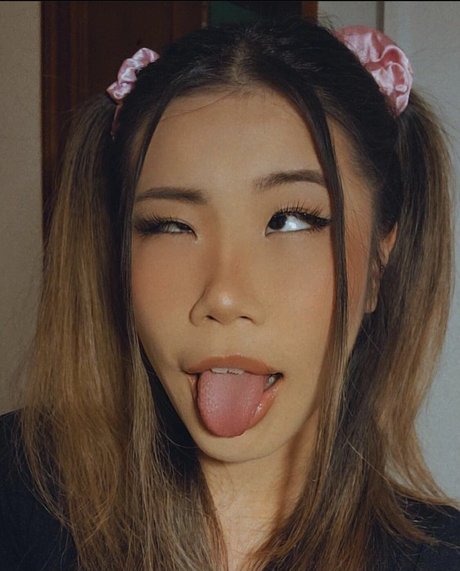 L0tusbqby naked actress img