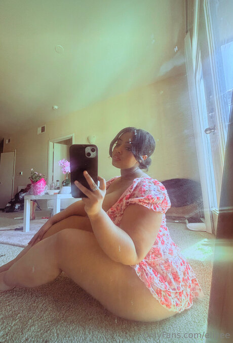 Eliyee hot model gallery