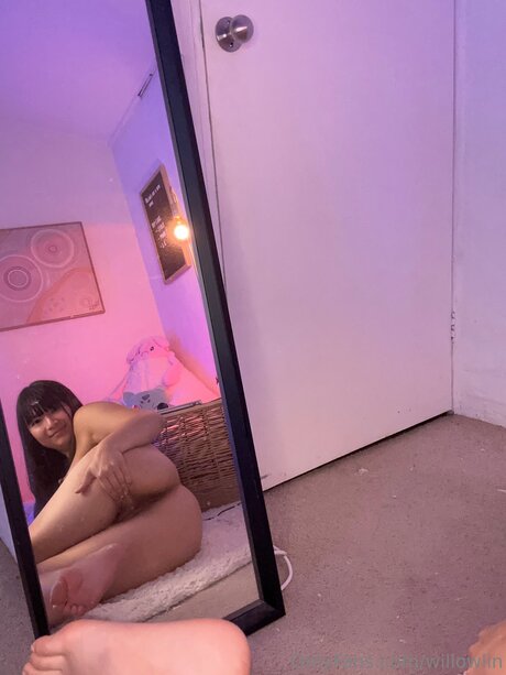 Willowlin naked model img