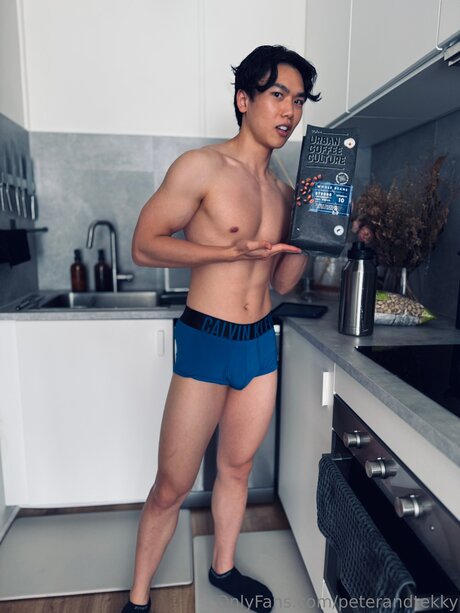 Peterandtekky model exclusive image