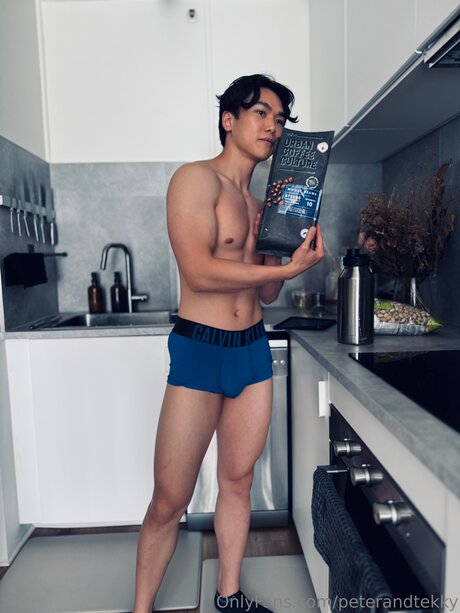 Peterandtekky pretty actress photo