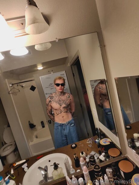 Icy Mikey888 pornstar hot pictures