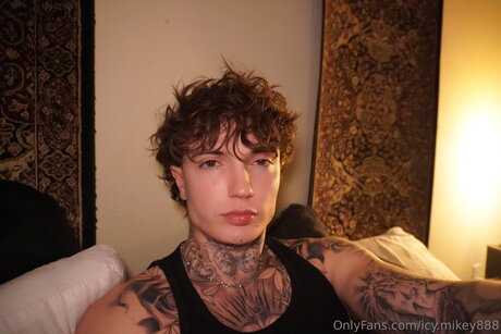 Icy Mikey888 star sex image