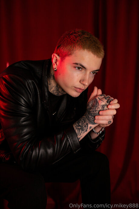 Icy Mikey888 adult actress photo