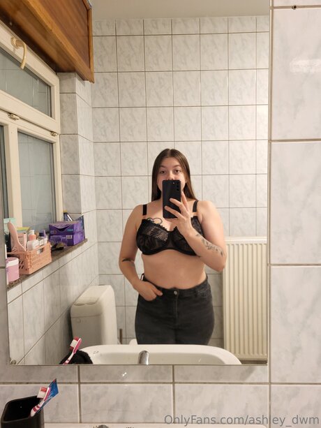 Ashley Dwm star nice picture