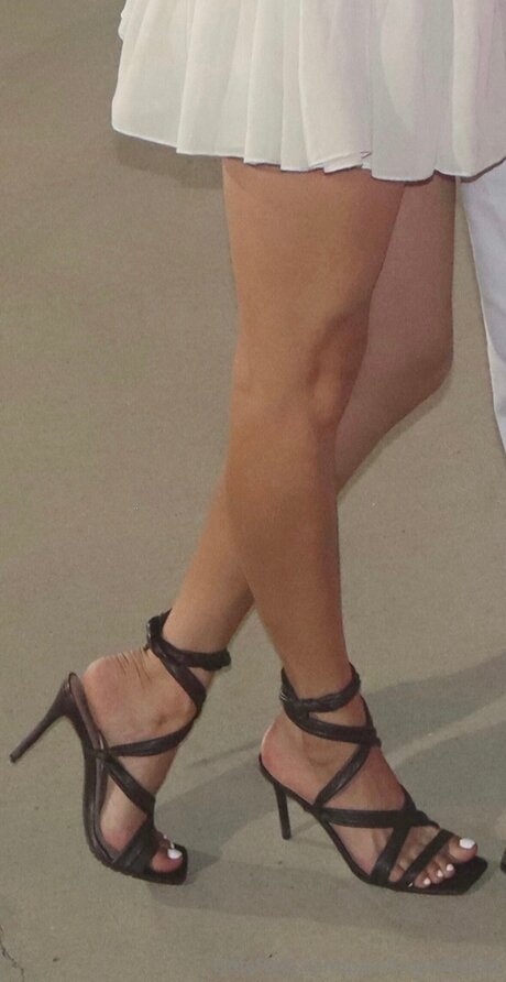 Paintingwithtoes erotic pornstar images