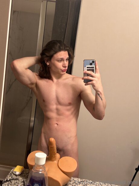Shred Nate pornstar naked pic