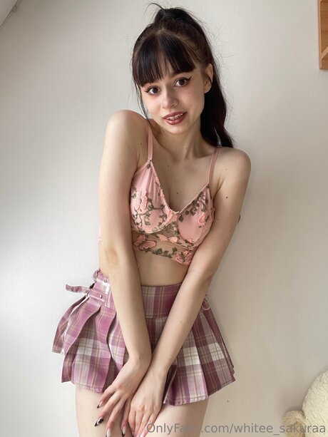 White Sakuraa high quality actress picture