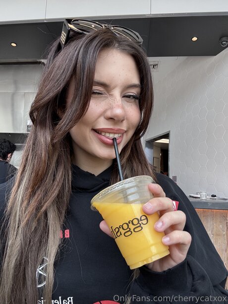 Cherrycatxox star hd image