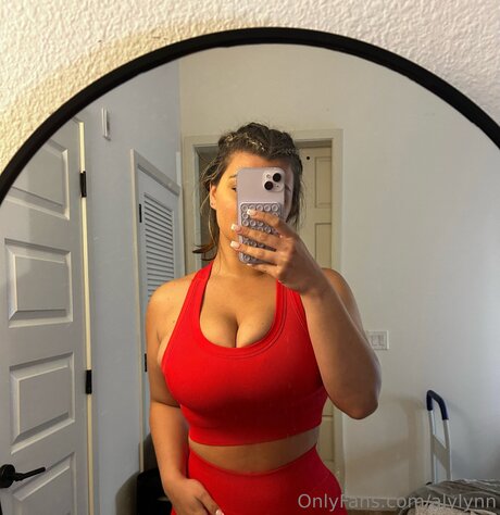 Alylynn erotic actress photo