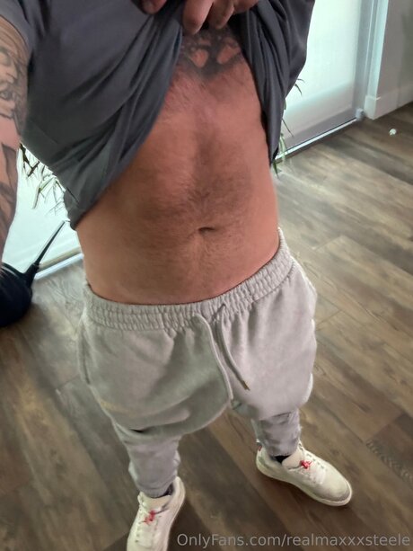 Realmaxxxsteele model pornographic photo