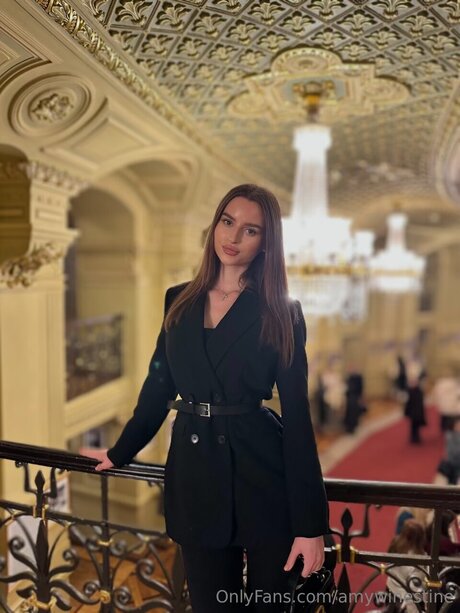 Amywinestine pornstar hd images