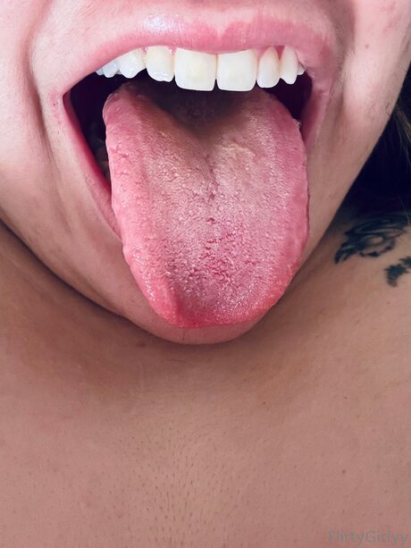 Bellathecat naked model images